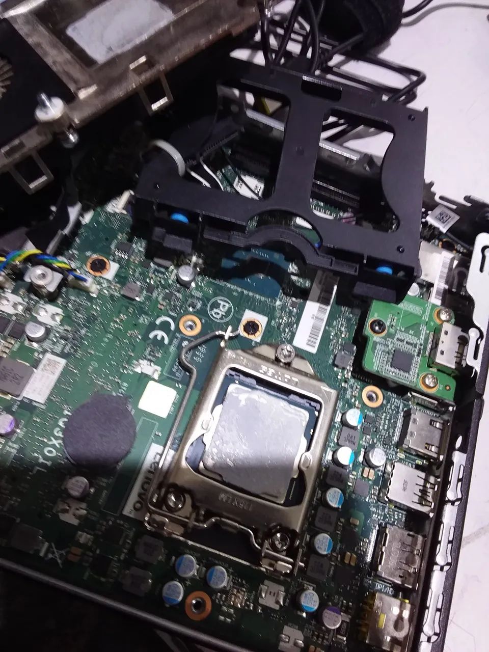 Manutenção de Notebook e PC.