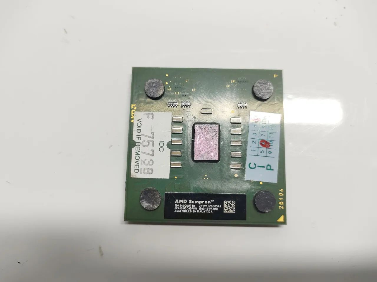 Processador AMD Sempron 2400+ (2.000 MHz) - core Thoroughbred-B