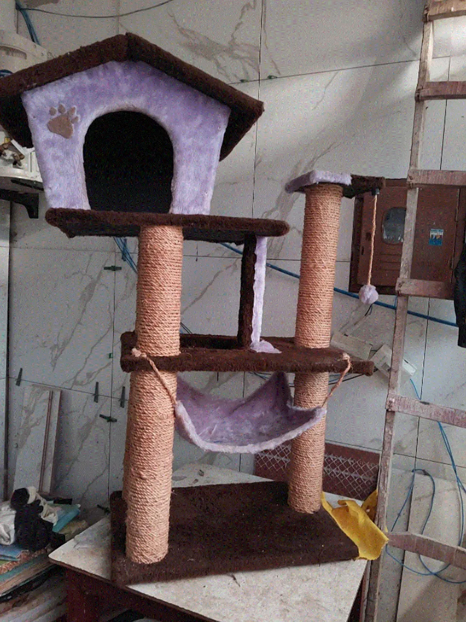 Torre de Gato Grande com Casa, Rede e Arranhador - Usada em Ótimo Estado!