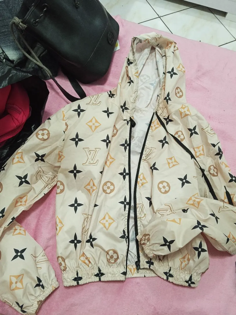 (Corta vento )Jaqueta feminina com estampa de LV
