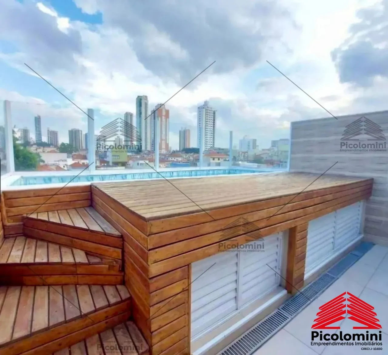 Sobrado à venda no Tatuapé com Rooftop,219 m²,03 quartos, 01 suíte com closet e sacada,amp
