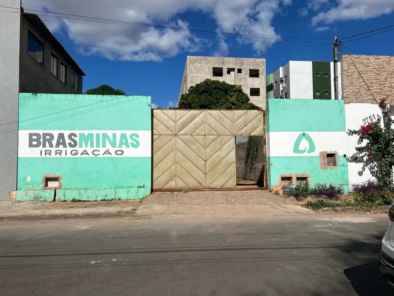 ALUGO LOTE COM ESCRITÓRIO NA MESTRA FININHA
