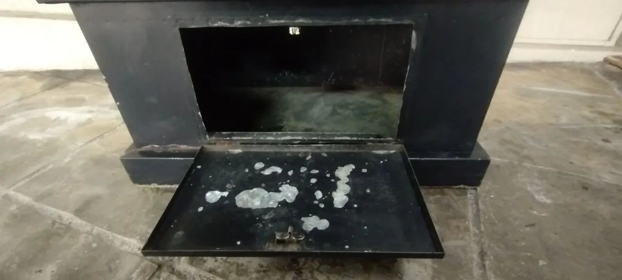 Lareira a lenha de Metal com detalhes em Latão - Foto 4