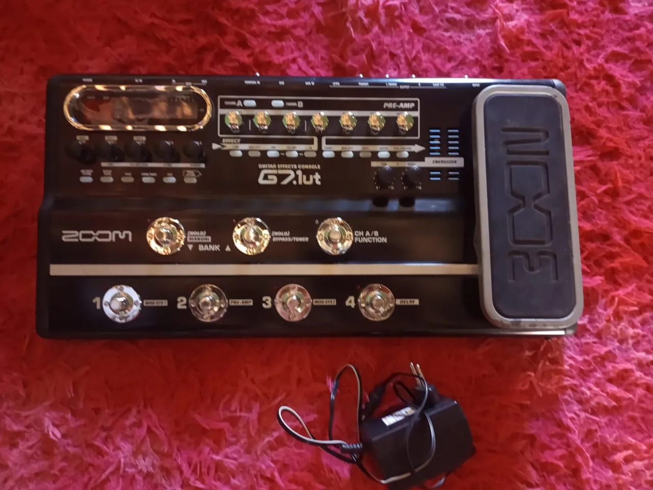 Pedaleira Zoom G7.1ut Guitar Effects Console