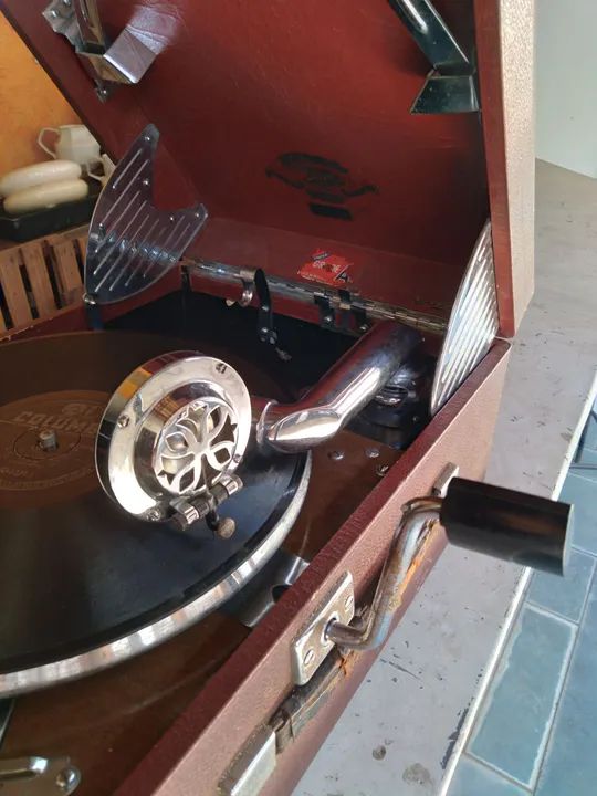 Gramofone antigo - Foto 2