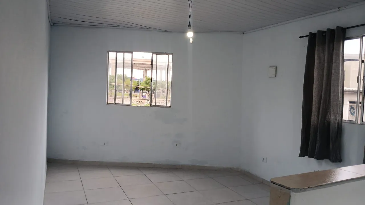 ALUGA-SE ESTE QUARTO COM DOIS AMBIENTES 30M2 