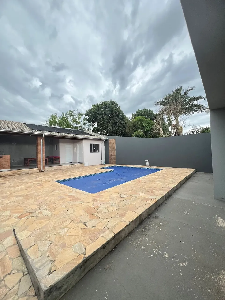 MARAVILHOSA CASA À VENDA COM PISCINA EM RUBIÃO JÚNIOR PRÓXIMA A UNESP DE BOTUCATU/SP!!