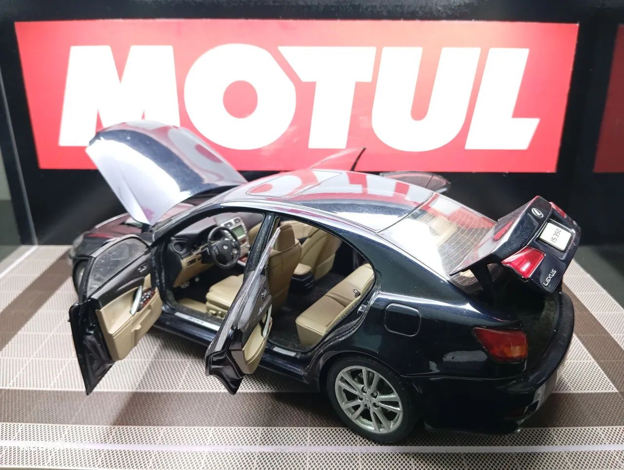 Promoção 10% Black11 Top Carrinho em miniatura Lexus IS 350