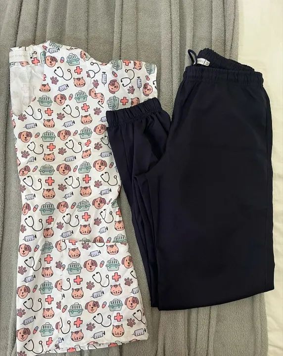 Pijama Cirúrgico Estampado - Pouco usado