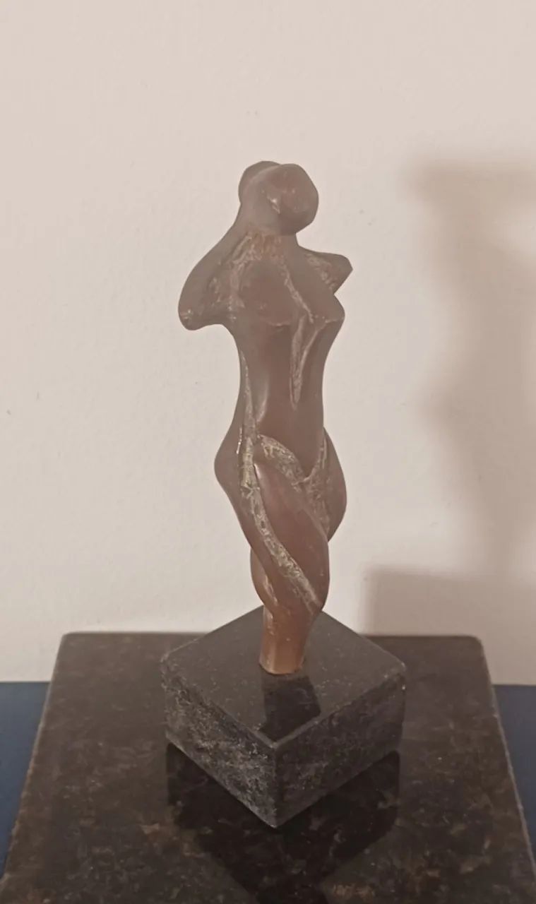 Celina Lisboa - Escultura em bronze assinada - 15 cm - Foto 3