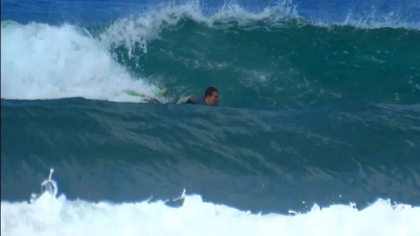 Bodyboard Genesis by Paulo barcellos, tamanho 42, praticamente nova, 2 stringers. - Foto 4