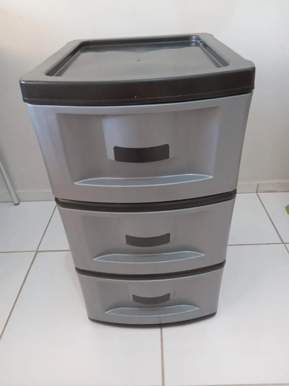 Gaveteiro de plástico com 3 gavetas