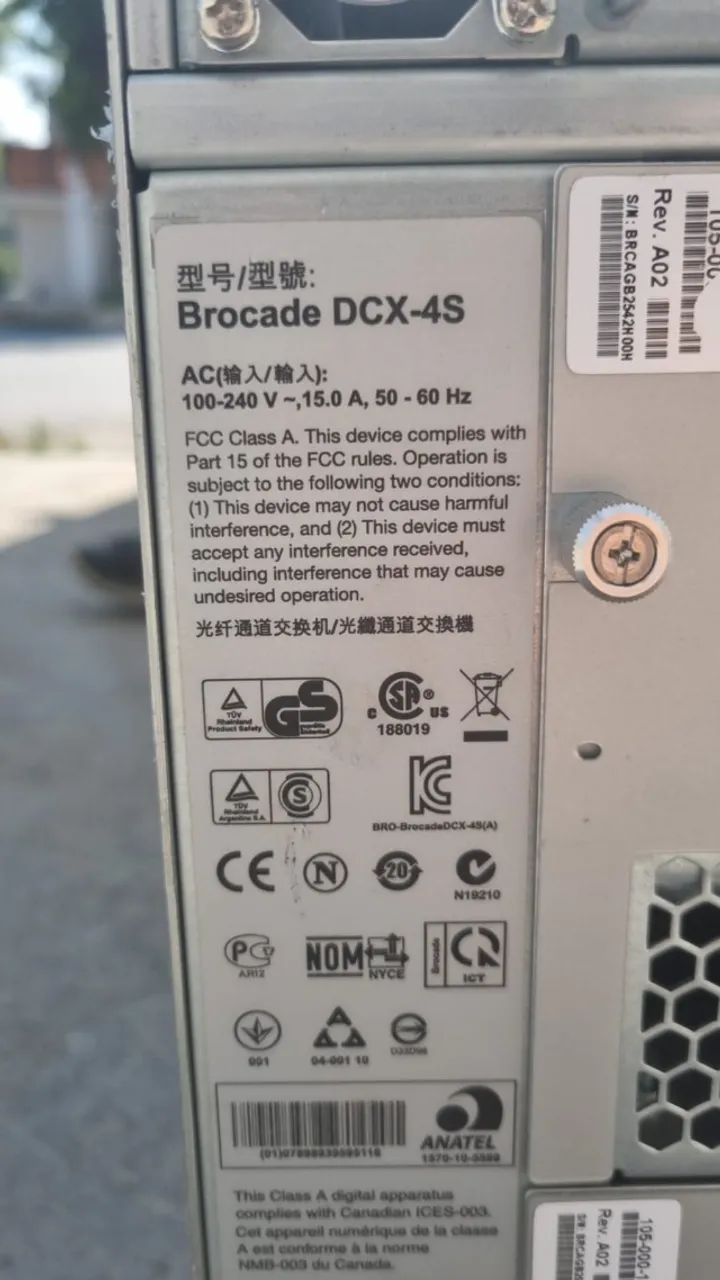 Switch SAN de backbone Brocade EMC ED DCX 4S B 100  - Foto 4