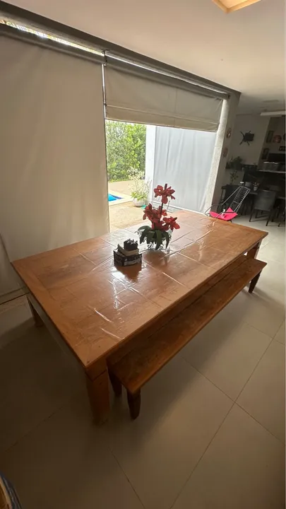 Mesa de Jantar Rústica de Peroba Rosa.