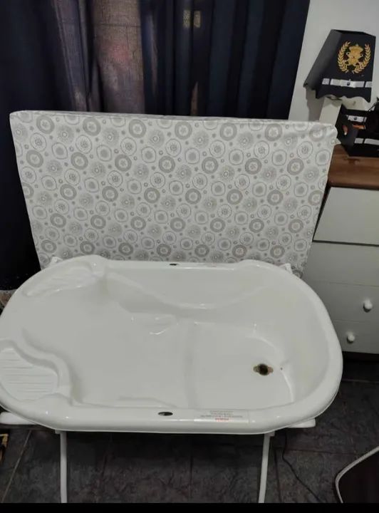 Banheira tutti baby com trocador, semi- nova , pouco uso , não entrego, preço negociável! 