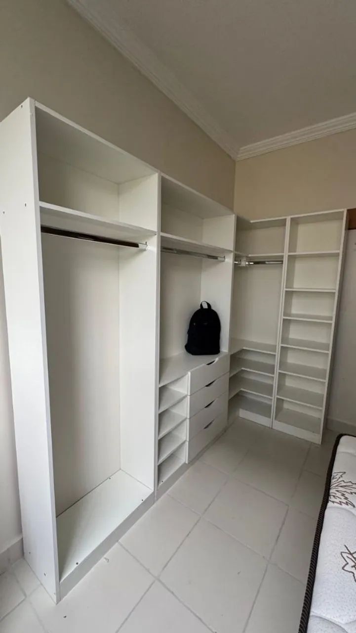 Closet L