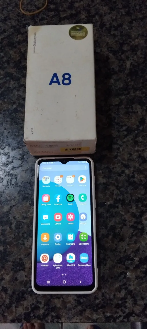 Vendo celular galaxy A8