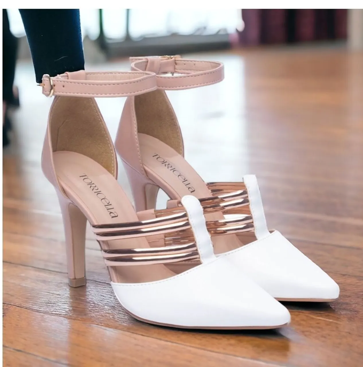 Sandália Feminina Salto Alto Rosa e Branco