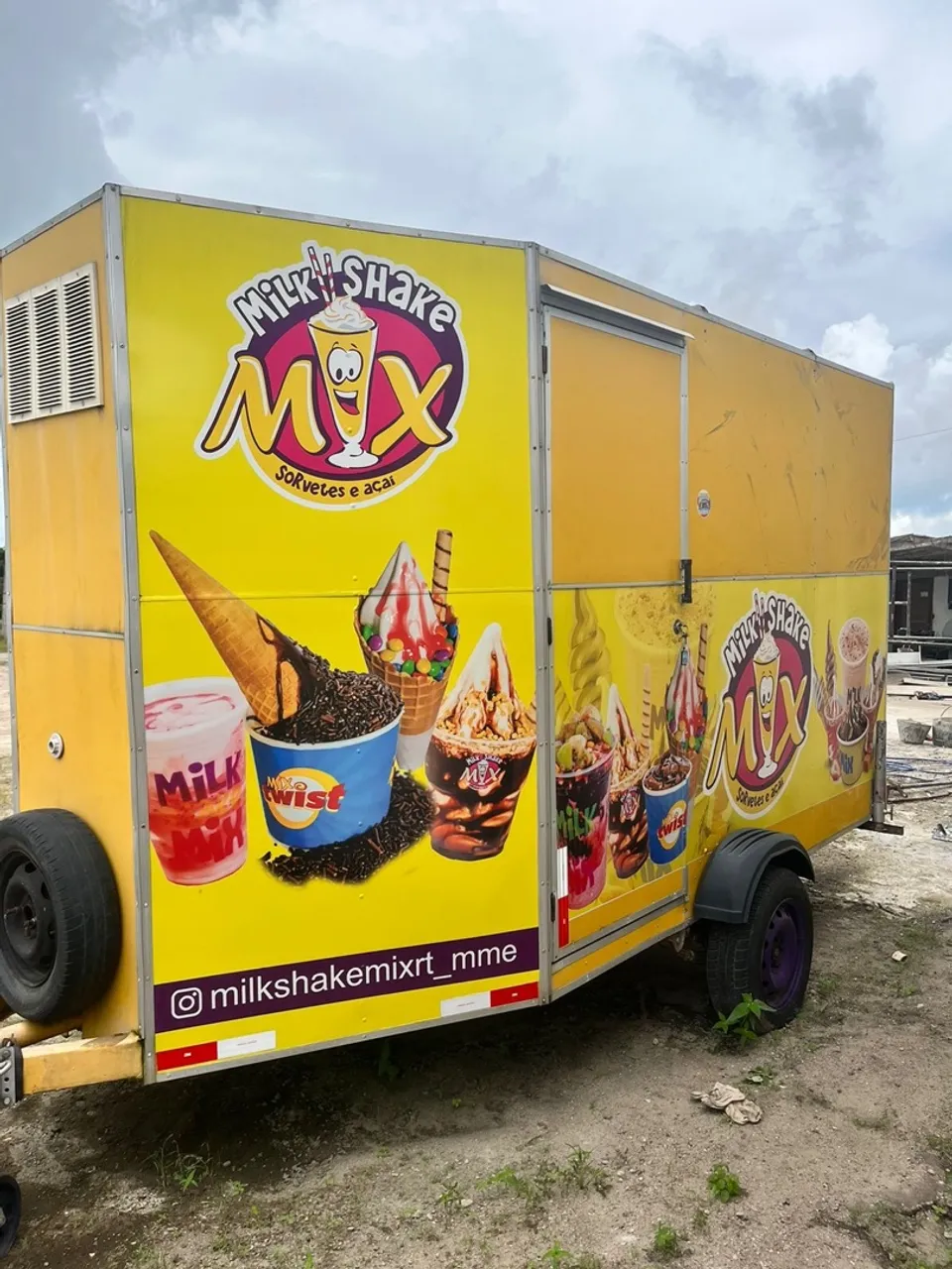 Trailer com Banheiro.