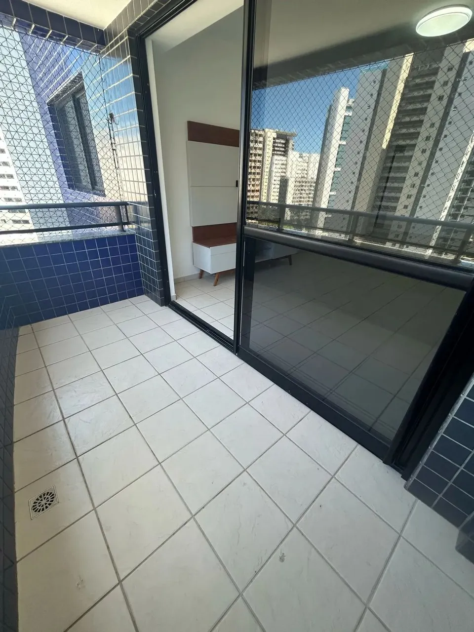Oportunidade 120m² Vista MAR andar alto, 3 quartos sendo 1 suíte, varanda, 2 vagas coberta