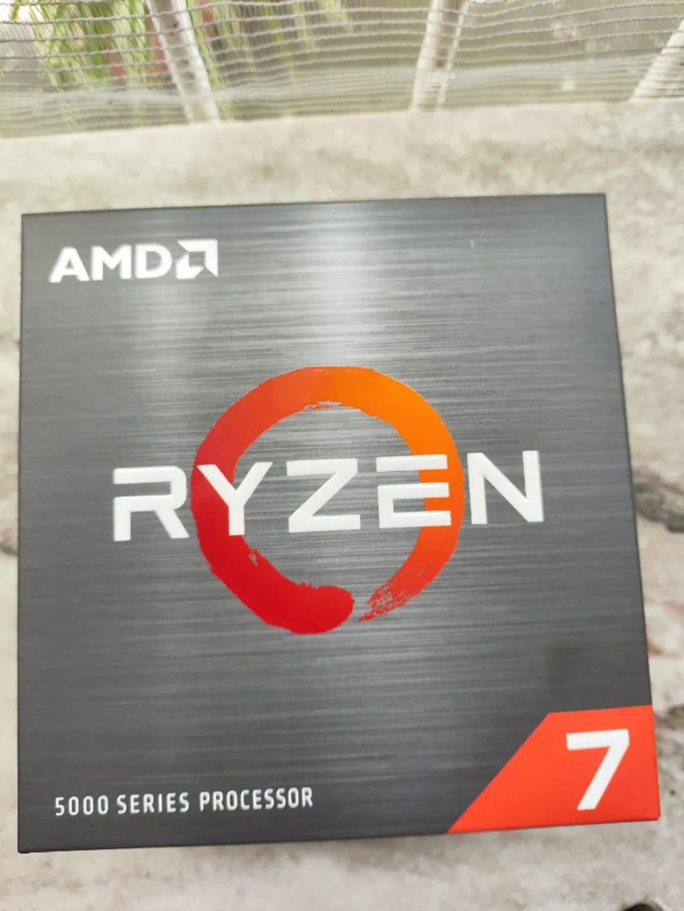 Ryzen 7 5700x 100% funcionando e sem pinos tortos ou quebrados.