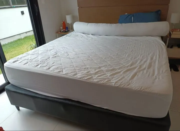 Cama Box Queen Confortável sem colchão 