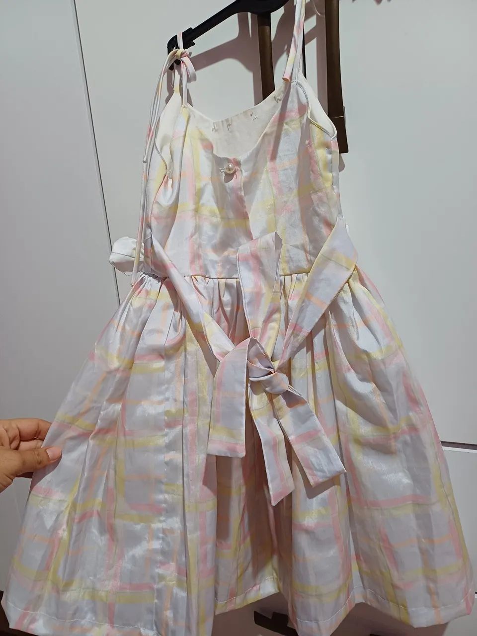 Vestido Infantil Xadrez com Detalhes Delicados - Foto 4
