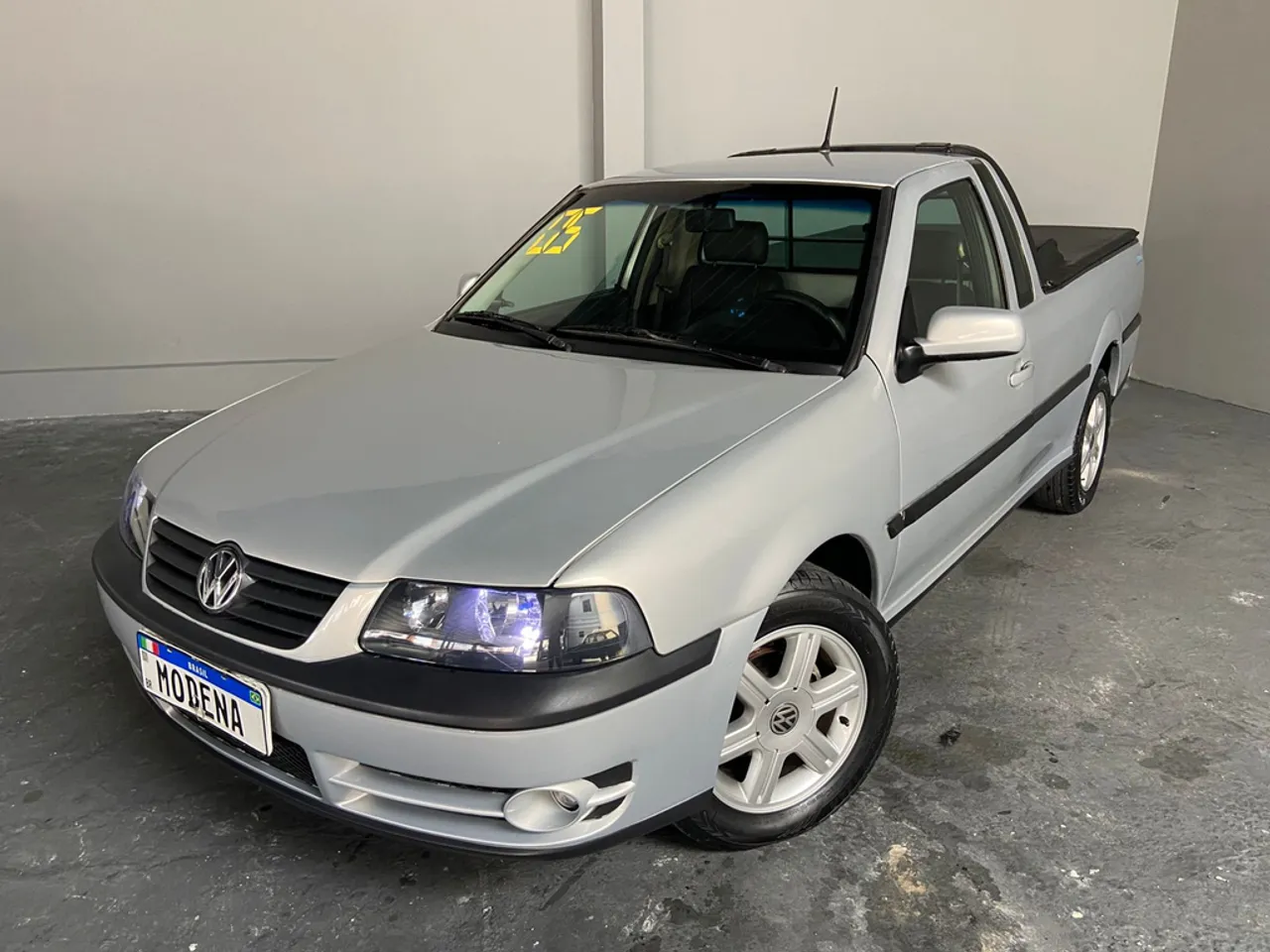 VOLKSWAGEN SAVEIRO 2005 Usados e Novos