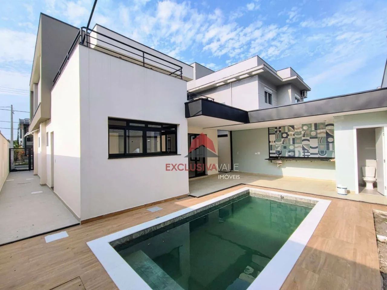 Casa com 3 dormitórios à venda, 230 m² por R$ 1.850.000,00 - Urbanova - São José dos Campo