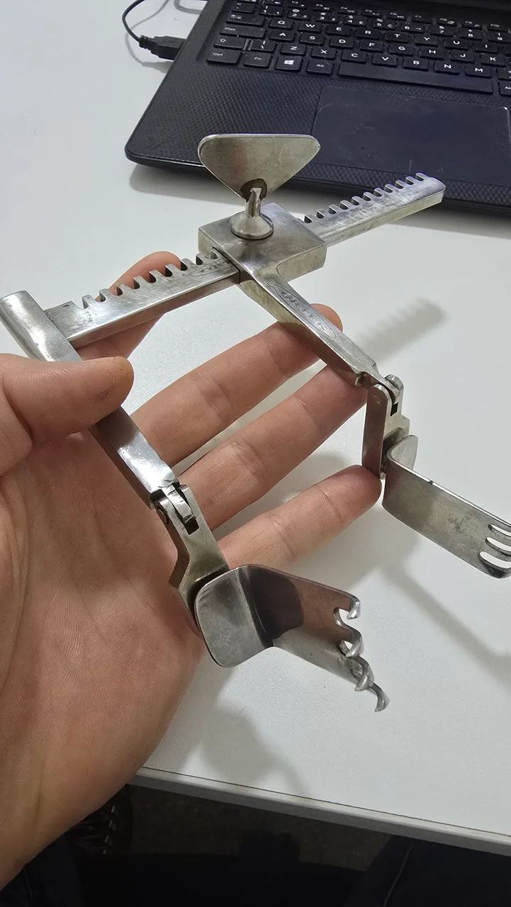 Afastador Cirúrgico Autoestático de Caspar Universal  - 13cm