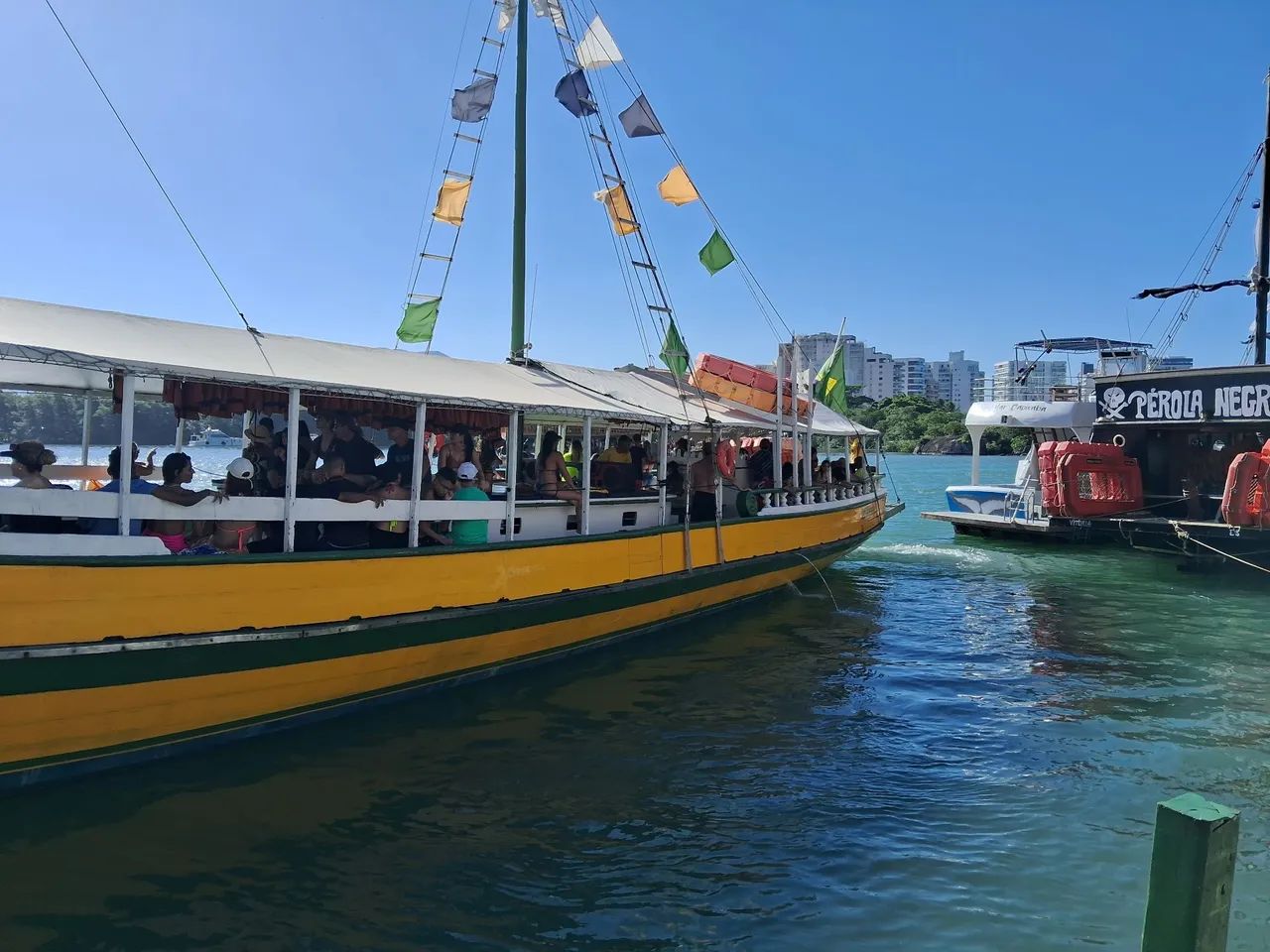 Vendo escuna comercial 