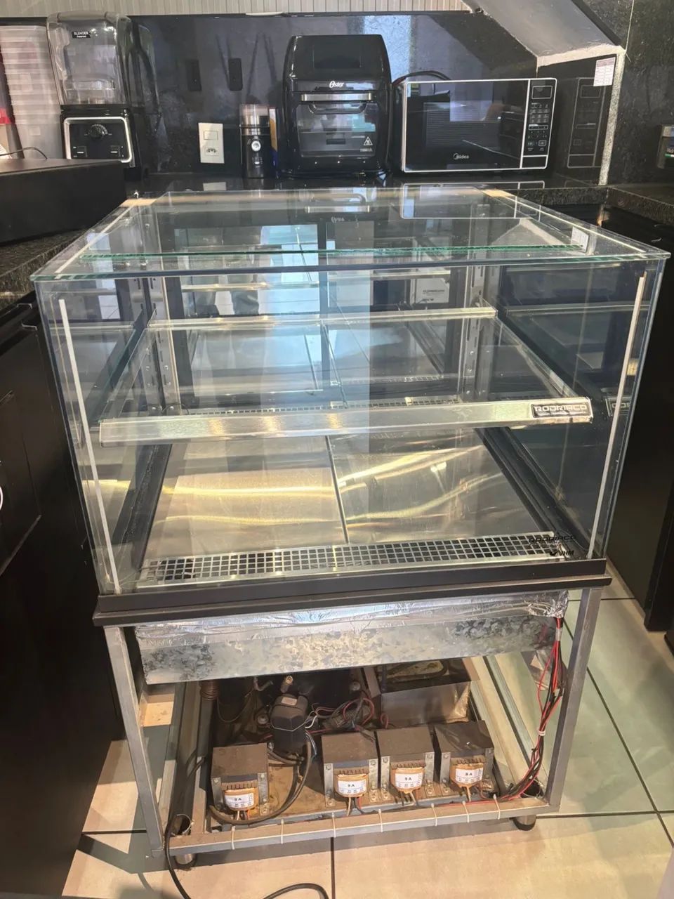 Vitrine refrigerada 70x70x104