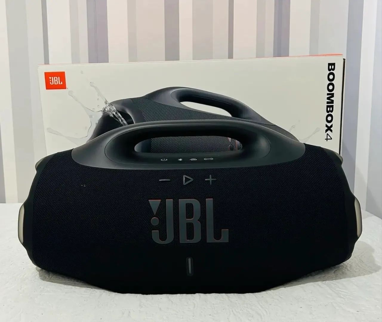 Vende se JBL, usada 2x, com caixa 