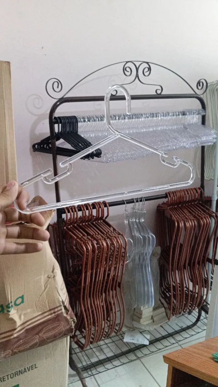 Cabides cavados em acrilico cristal NOVOS!!!!