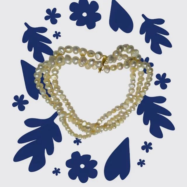 Colar com 03 fios de pérolas barrocas e fecho em ouro amarelo - Foto 3