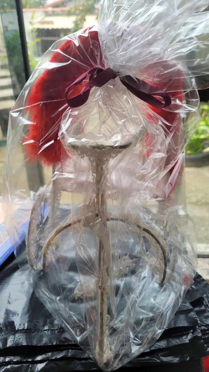 Triciclo em arame e renda década de 90,  ele cabe a boneca Barbie  - Foto 2