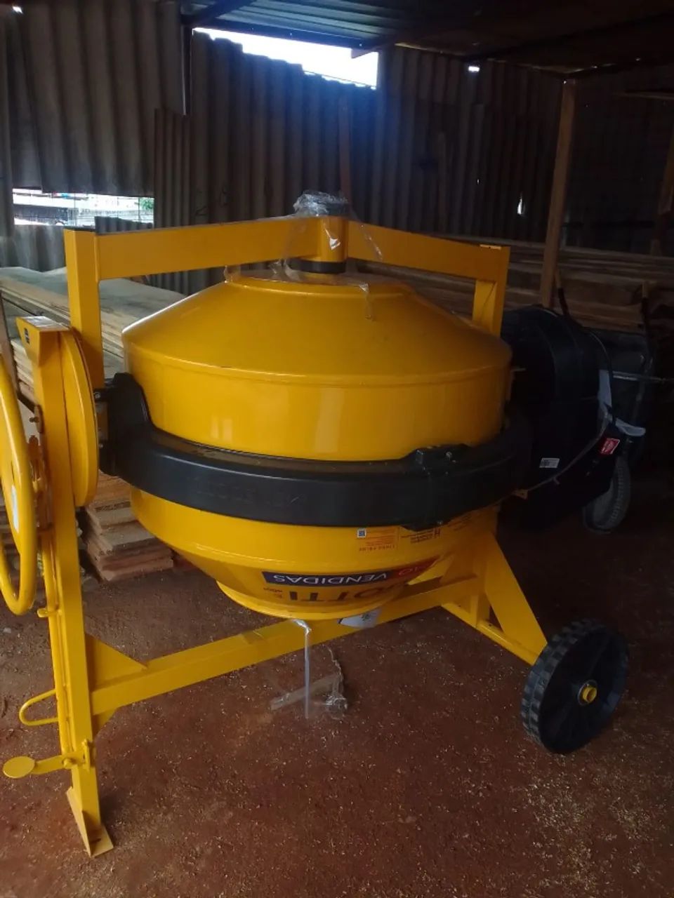 betoneira 400 litros menegotti 4.500 a vista 