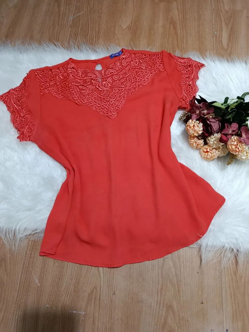 Blusas feminina lindas!!! BAIXEI PREÇO - Foto 2