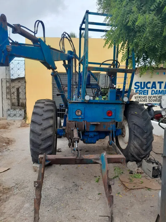 Carregadeira santal trator 6610