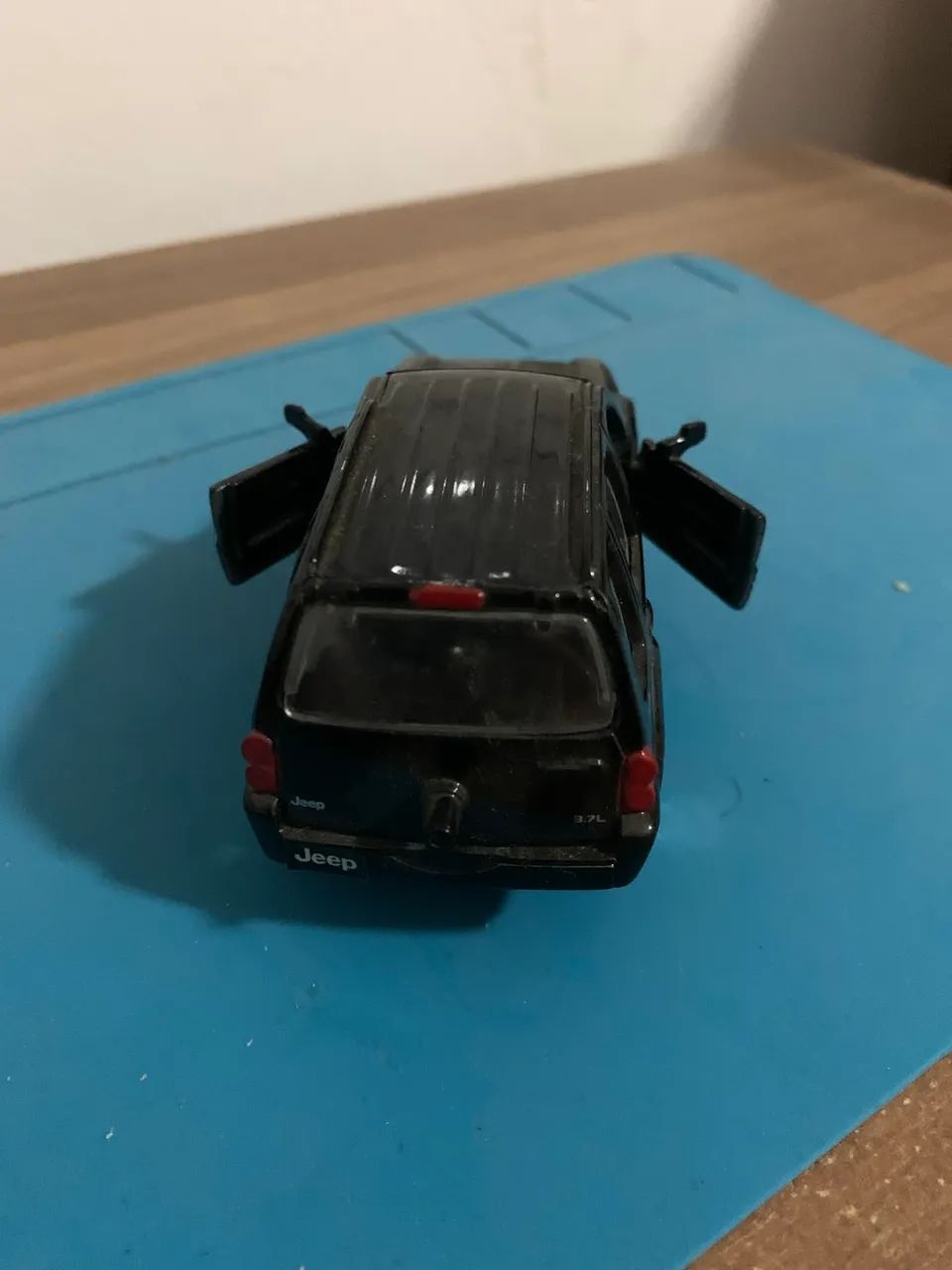 Miniatura JEEP Liberty  Maisto  1/38 - Foto 3