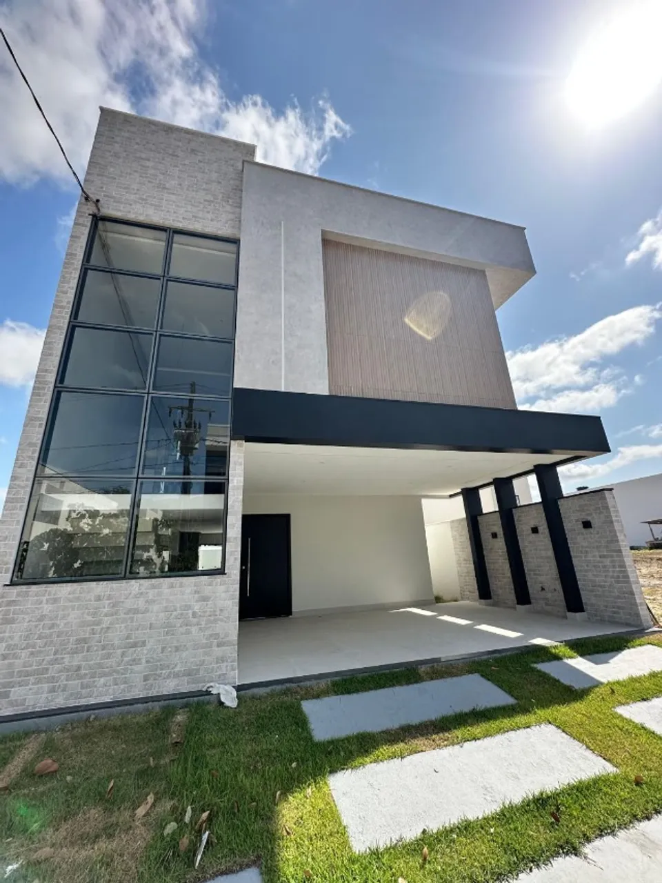 Casa, 202m², 4 suítes, 2 vgs no Cond. Quartzo Verde