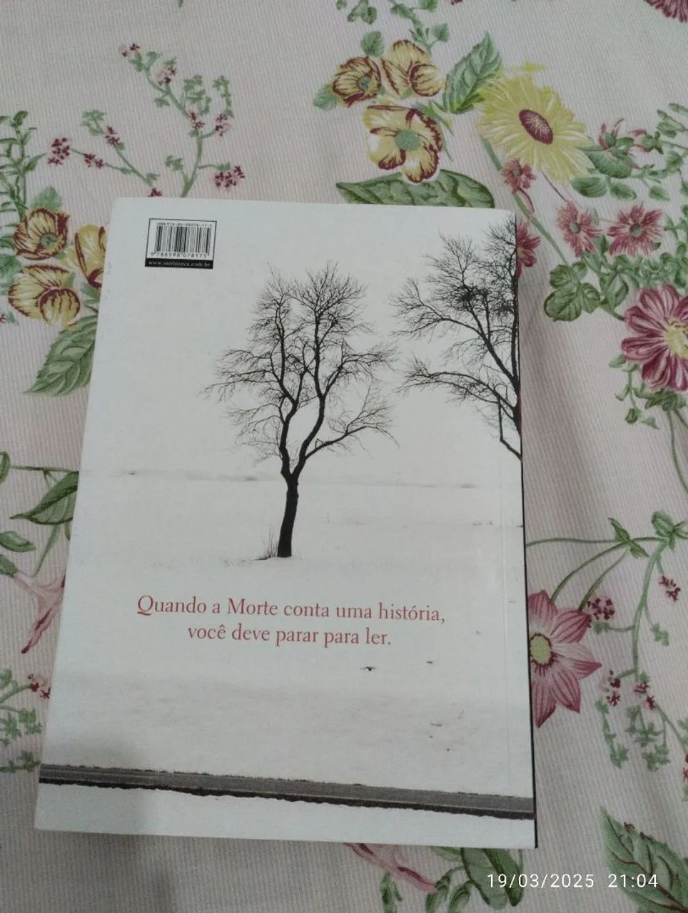 A Menina Que Roubava Livros - Markus Zusak - Foto 2