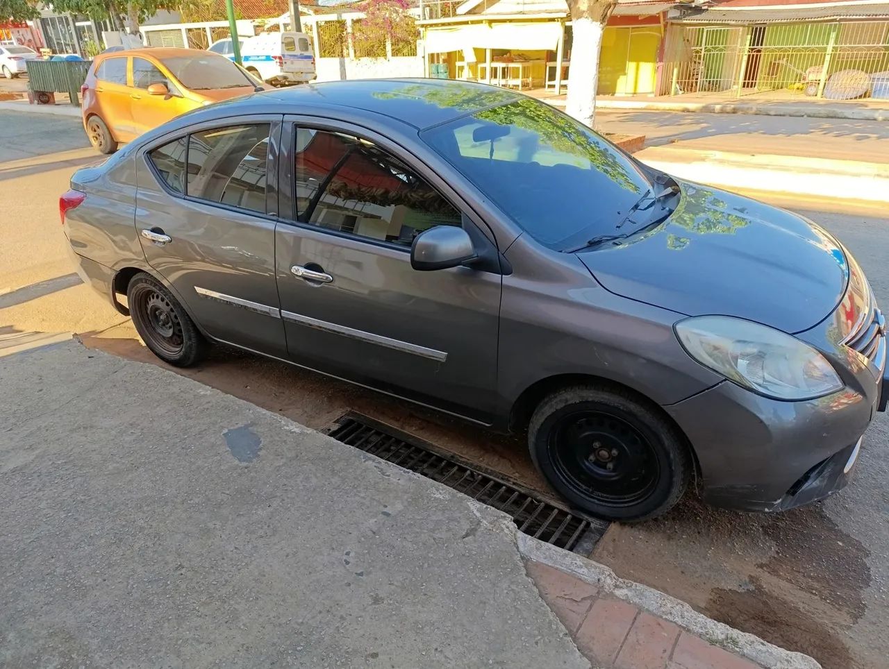 Vende-se Nissan Versa  - Foto 2