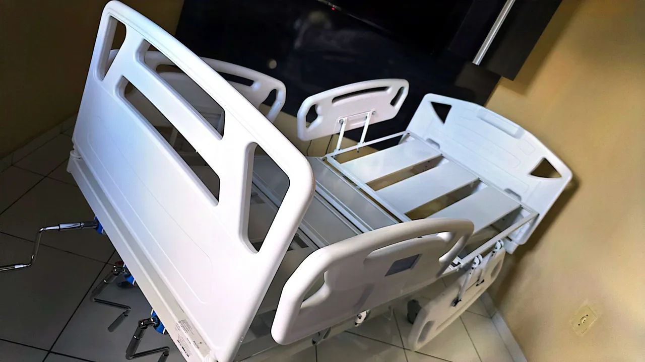 Cama HOSPITALAR Manual 6 posições com elevação de leito + 1 colchão  - Foto 5