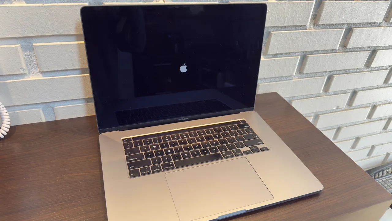 美品 MacBook Pro 16 2019 i7 16GB SSD 512GB MacBook Pro 16