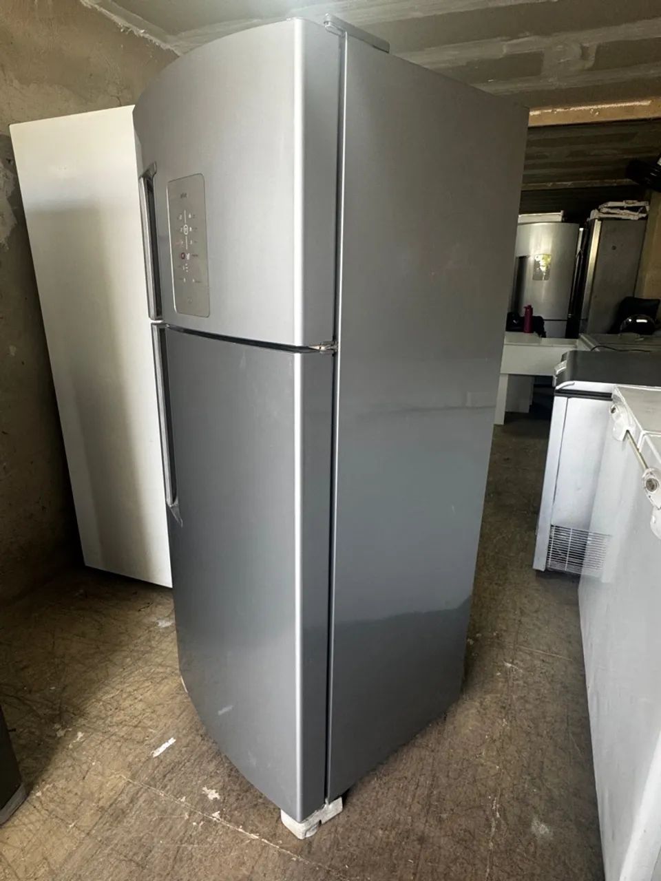 Vende-se Geladeira Brastemp 450 litros frost free  - Foto 4