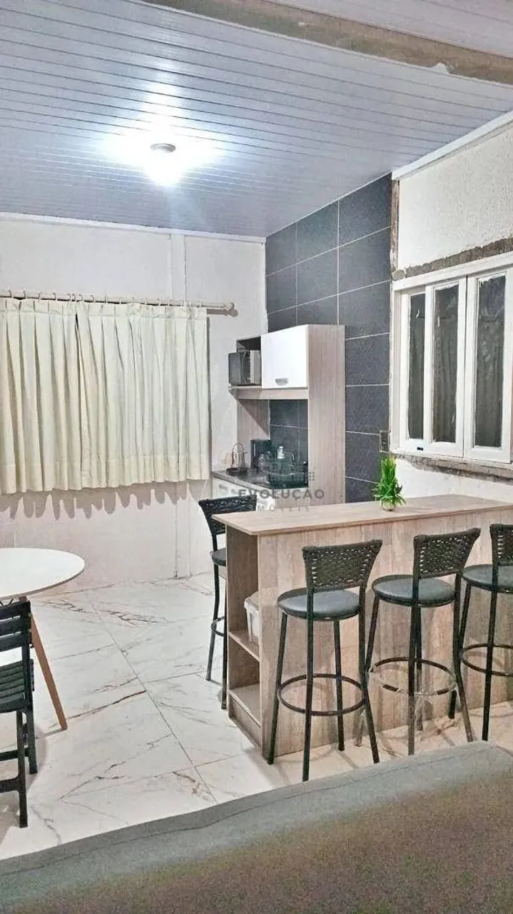 CASA, 5 quartos, 3 Vagas - Forquilhas