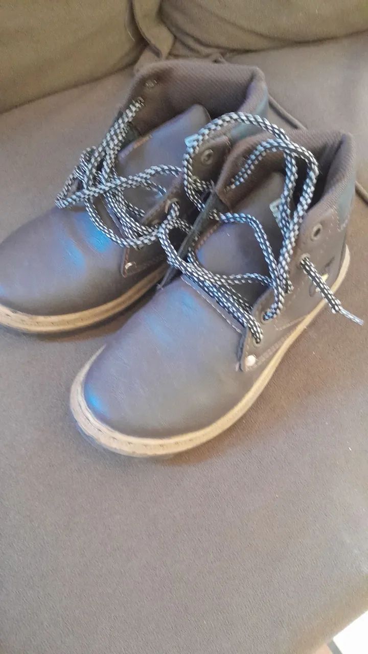 Botas Caterpillar Infantil - Tamanho 32 - Foto 3