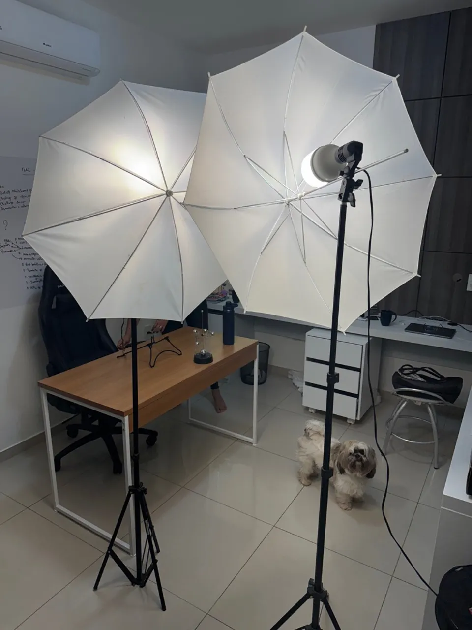 Kit Iluminação Fotográfica com Guarda-Chuva e LED - Novo e Completo!