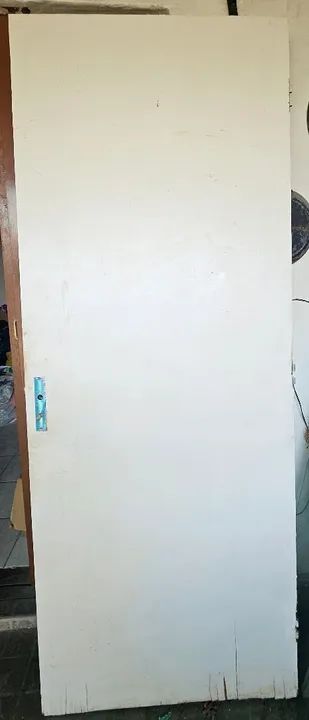 Porta branca madeira madeira lisa em ótimo estado - Foto 3